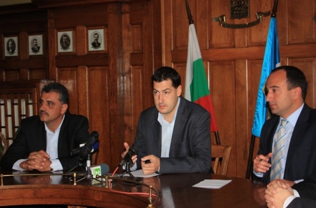 500 студенти на среща с 50 фирми на Job Fair