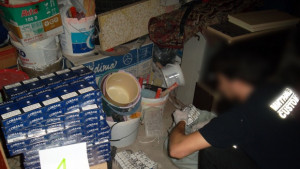 Митничарите разбиха депо за нелегални цигари