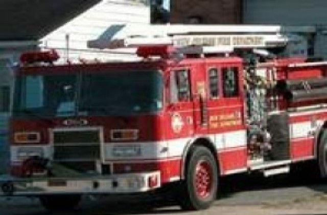 Спасиха млада жена от пожар в дома й
