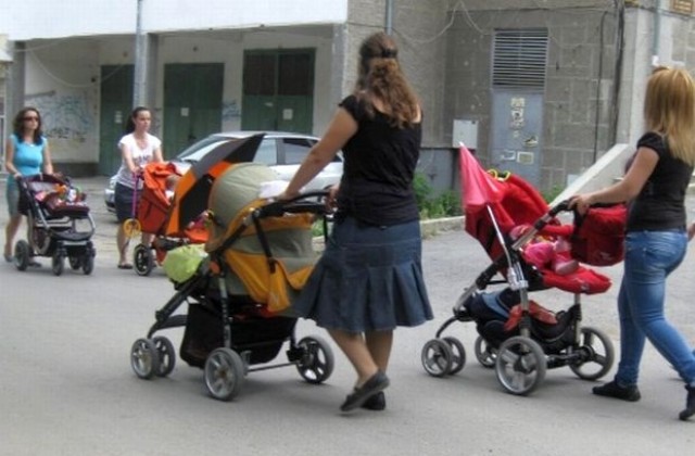 Социалистите подкрепят протест на майките в Благоевград