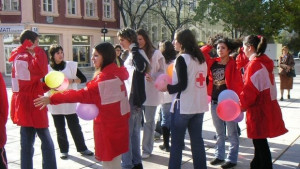 Младежи популяризират доброволчеството