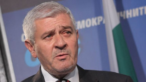 Предлагат забрана за телекомите да сключват договори с клиенти по