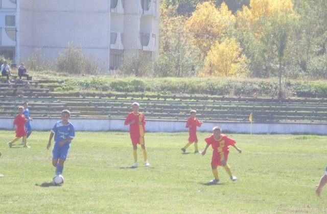 Велбъжд с три поражения за купата на БФС