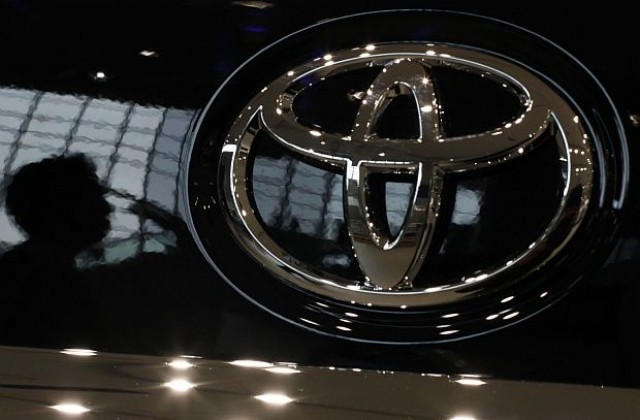 Тойота планира Приус с водородни горивни клетки