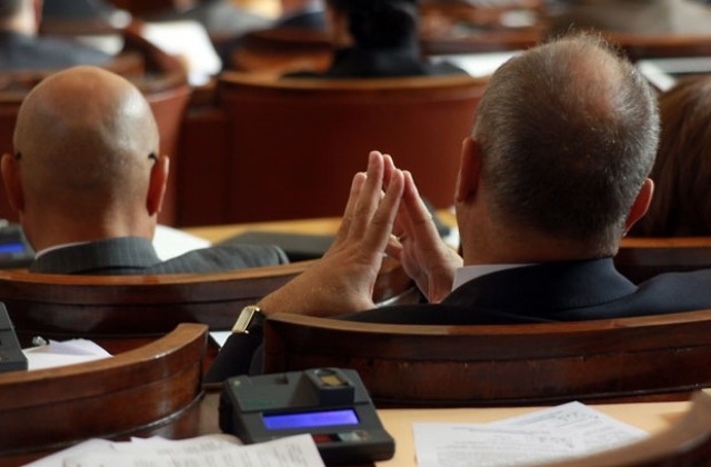 Случаят „Мирославa” отново предизвика скандал в парламента