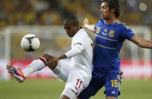 Ашли Йънг на линия за мача със Стоук