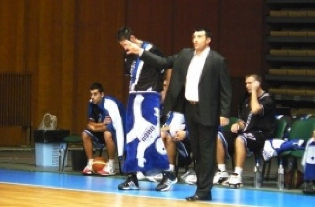 Черноморец картотекира четирима нови