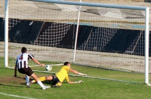 СНИМКИ: Локо Пд остави Славия с пръст в устата при дебюта на Стефан Генов