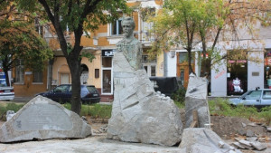 Кметът и наследници откриват паметник на Йосиф Шнитер