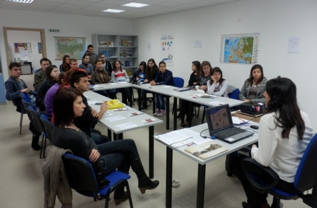 Студенти по туризъм се запознаха с ОП Регионално развитие