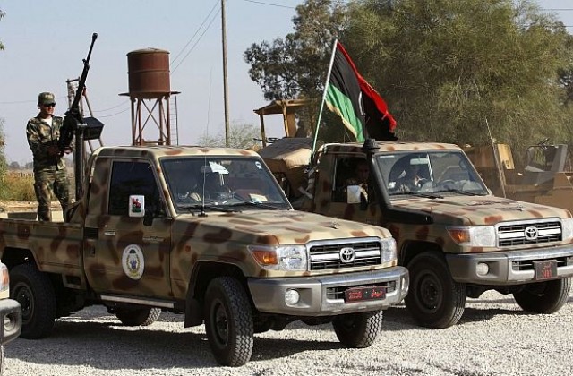 Продължават сблъсъците в либийския град Бани Уалид