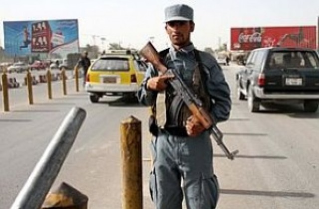 Афганистанец уби съпругата си, искала да започне работа