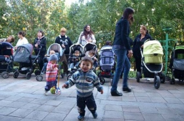 КТ Подкрепа настоява за увеличение на майчинските и детските надбавки с поне 15%