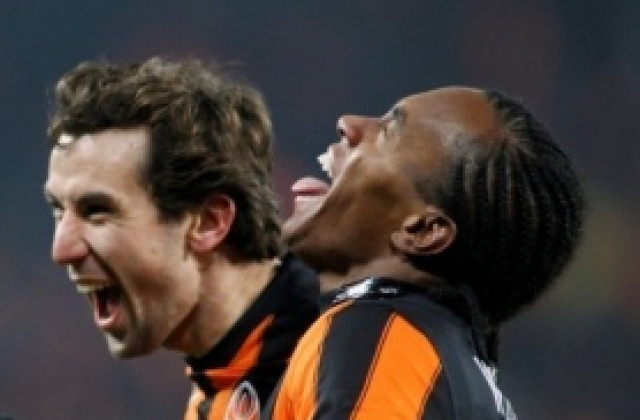 Вилиан клони към Тотнъм, Вилаш-Боаш го засипва със съобщения