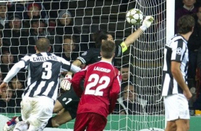 Буфон бесен от хикса в Дания: Един статичен удар реши всичко