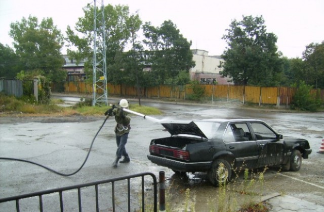 Горяха къща и Ауди