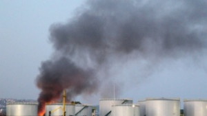 Пожар горя до петролна база под Аспарухов мост