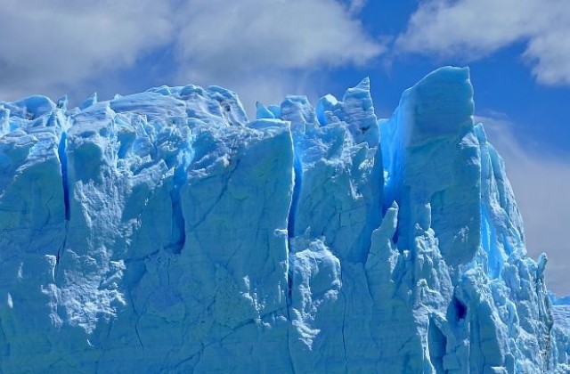 Арктика се смалява, Антарктида се разширява