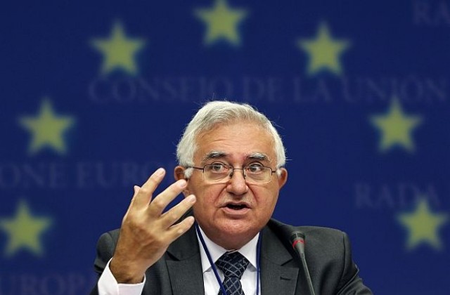 Джон Дали не е подавал оставка, подозира, че е жертва на заговор