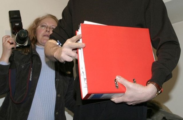 Прокуратурите в Плевен и в Бремен разследват група за трафик на жени