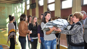 Наградиха найдобрите в ученически игри 2011 2012