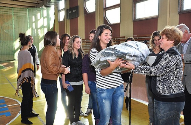 Наградиха най-добрите в ученически игри 2011/2012