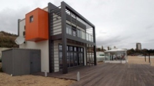 Марешки може да събори цялата си плажна къща и да