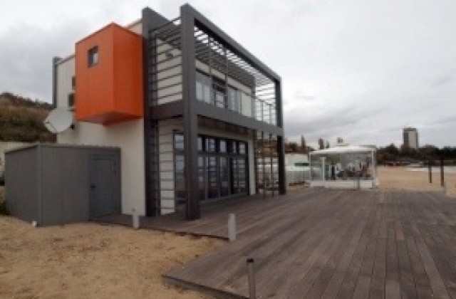 Марешки може да събори цялата си плажна къща и да вдигне нова, смята министър