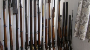 Откриха боен арсенал в Балани и Поповци