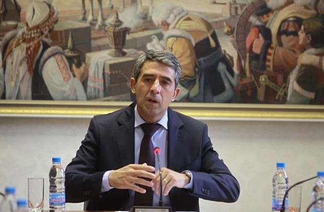 Първият референдум трябва да бъде успешен, категоричен е Плевнелиев