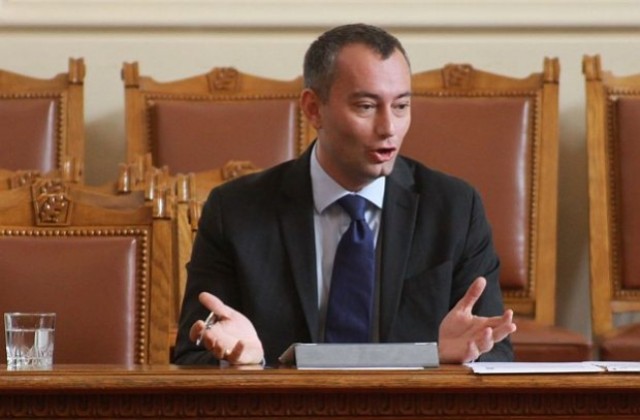 България подкрепя Македония към ЕС, но не на всяка цена, обяви Николай Младенов