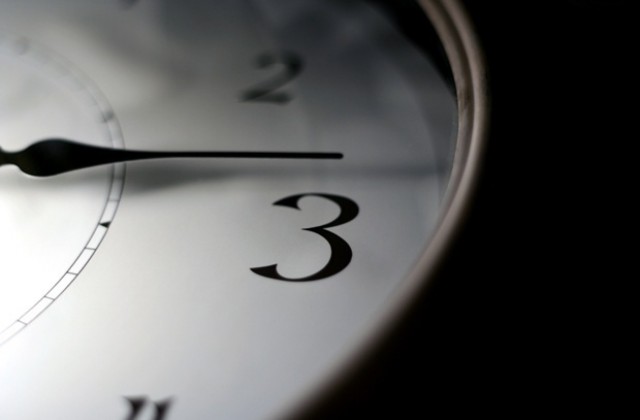 Върнахме часовниците с час назад, печелим денонощие с 25 часа