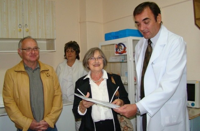 Дарина Пфиртер с дарение и за детското отделение в Димитровград