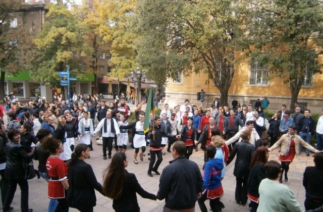 Над 500 танцьори от страната се надиграваха в Мизия танцува