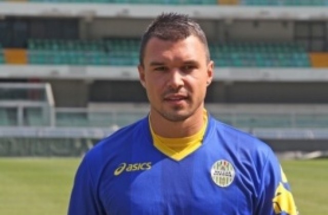 Божинов титуляр при нов успех за Верона