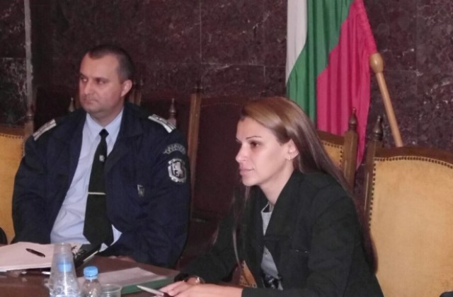 115 машини ще чистят 743 км. пътища в Ловешко