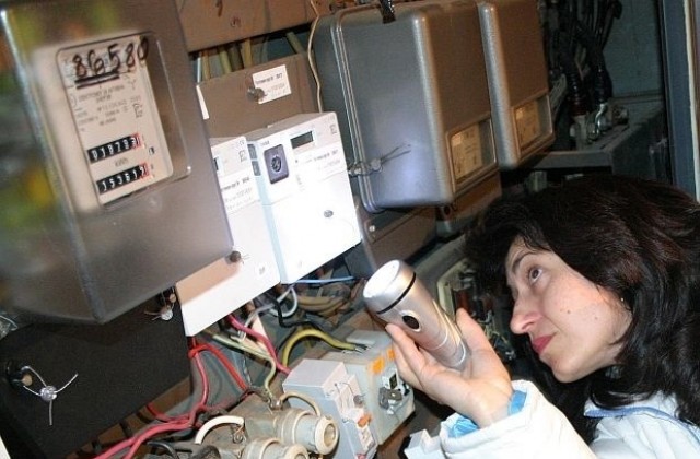 Заловиха 62- годишен да краде ток