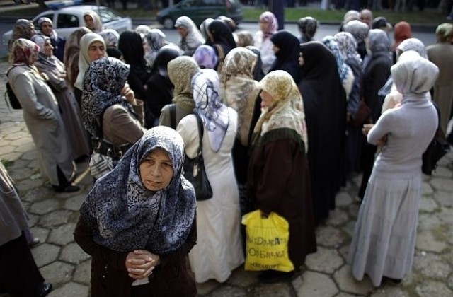 Центърът на Пазарджик е под полицейска обсада заради делото за радикален ислям