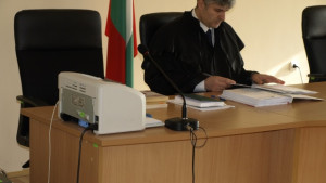 Съдят охранител на казино намушкал клиент