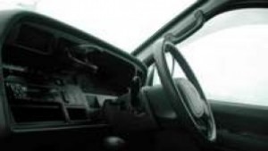 Неизвестни трошат стъкла на автомобили