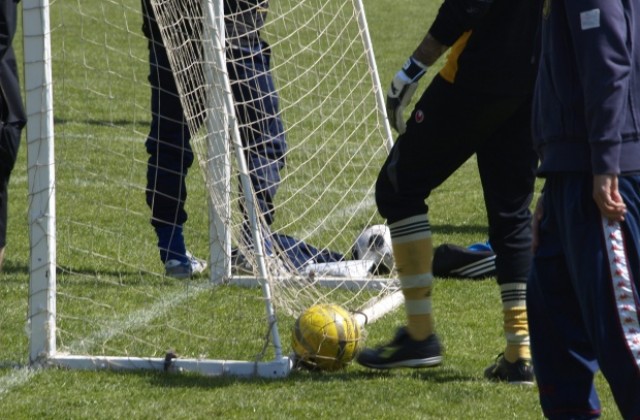 Глобиха двама фенове на ЦСКА с 650 лева