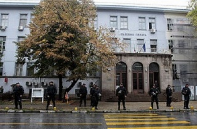 Мюсюлманка твърди, че е уволнена от системата на МВР заради исляма