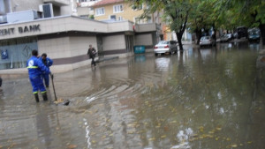 Нормализира се обстановката в Сливен след проливния дъжд