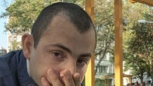 Съдят селския глупак за нанасяне на телесна повреда