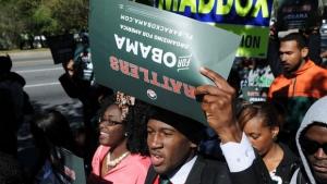 Изборите в САЩ Ураганът Санди удря Щатите Кой печели от