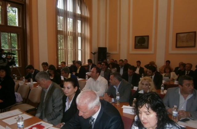 Каракашки:” През зимата в селата се чисти с шише ракия. Предлагам създаването на фонд за почистване”