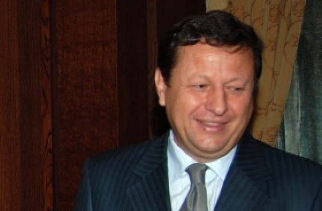 Веселин Божков остава начело на КРС още пет години