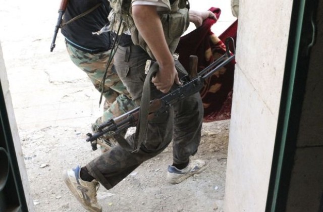 Най-малко 7 убити при експлозия близо до шиитска светиня в предградие на Дамаск