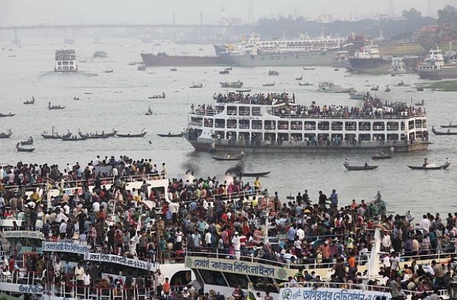 130 души изчезнали след потъване на кораб край Бангладеш