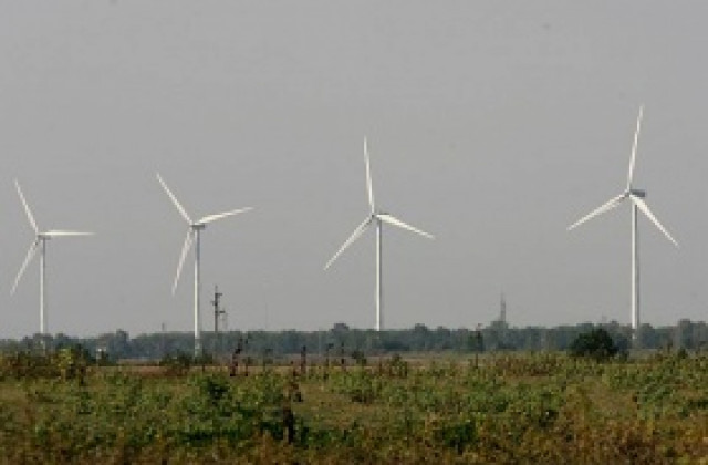ЕК е започнала проверка заради таксата за достъп на ВЕИ производителите